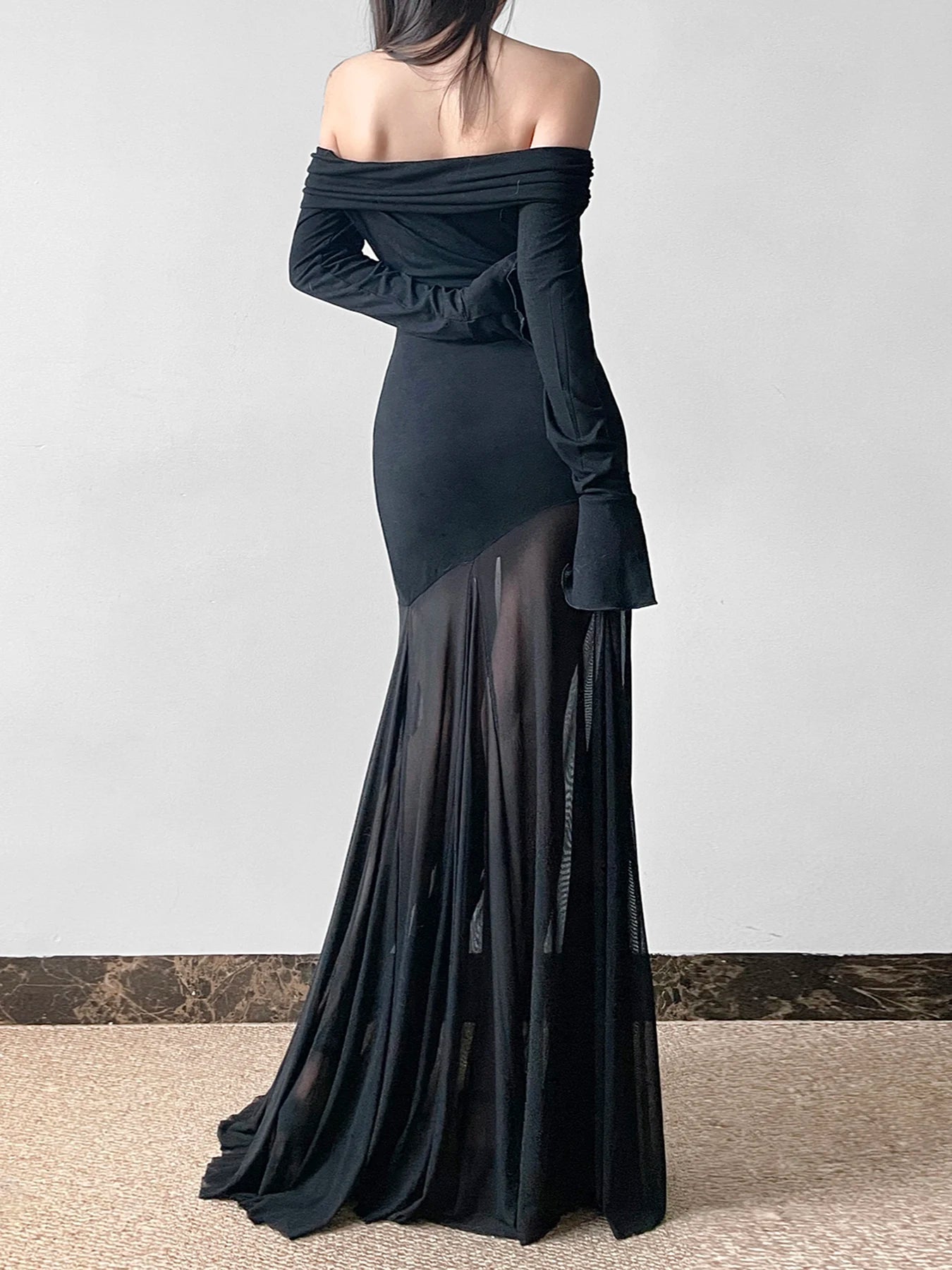 Long Sleeve Mesh Splice Slimming One Shoulder Dress.